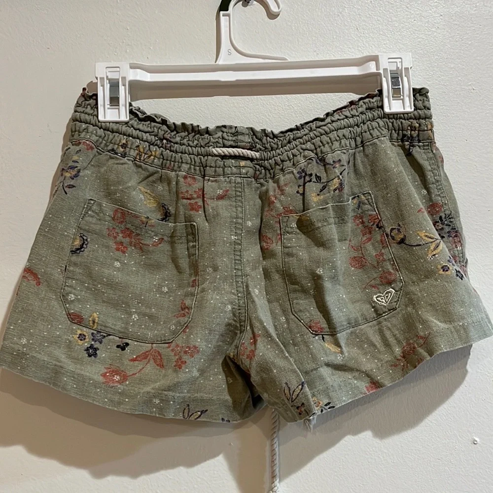 Small Roxy shorts - Picture 2 of 3